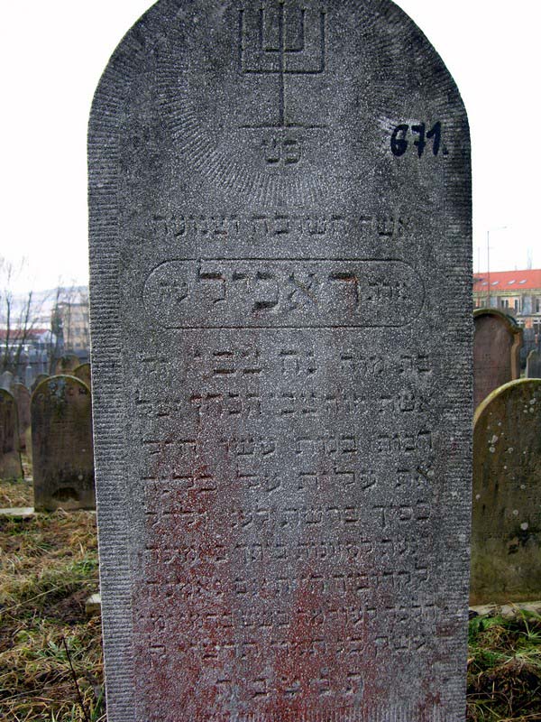 Grave 671