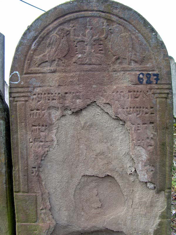 Grave 687