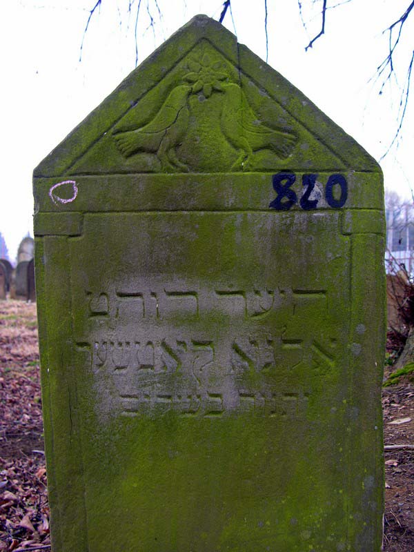 Grave 820