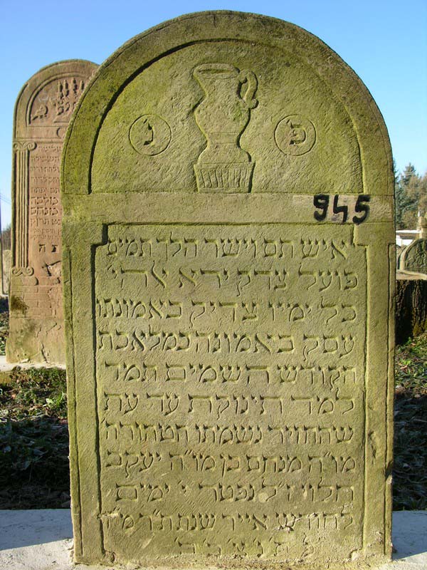 Grave 945