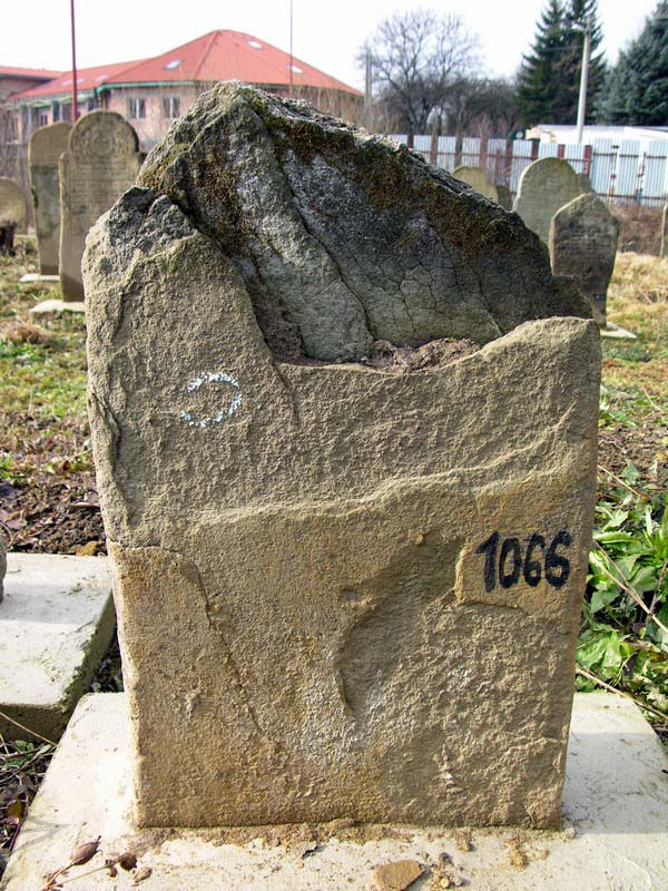 Grave 1066